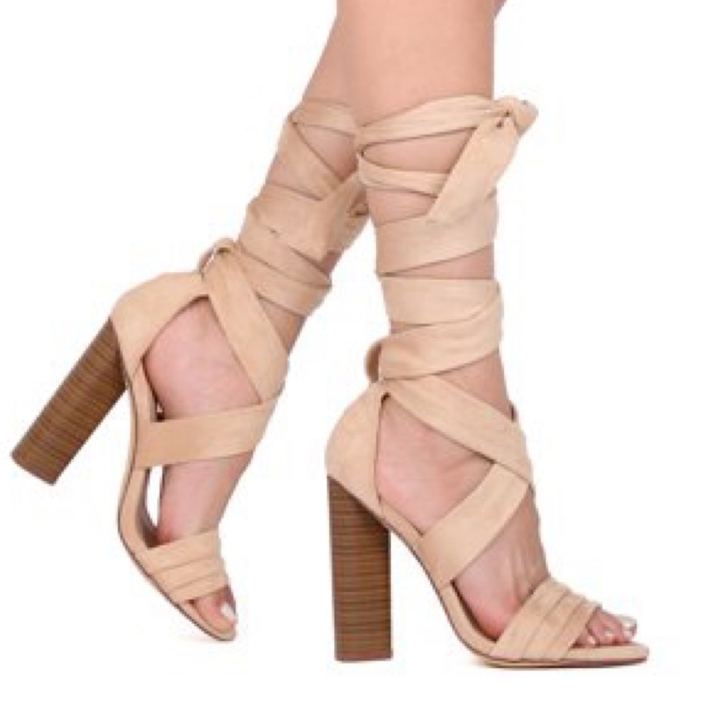 Venus Open Toe Ankle Wrap Sandles Size 7